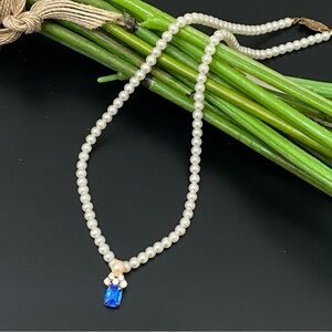 Vintage Unsigned Faux Pearl Blue Rhinestone Pendant 18” Necklace 12g.